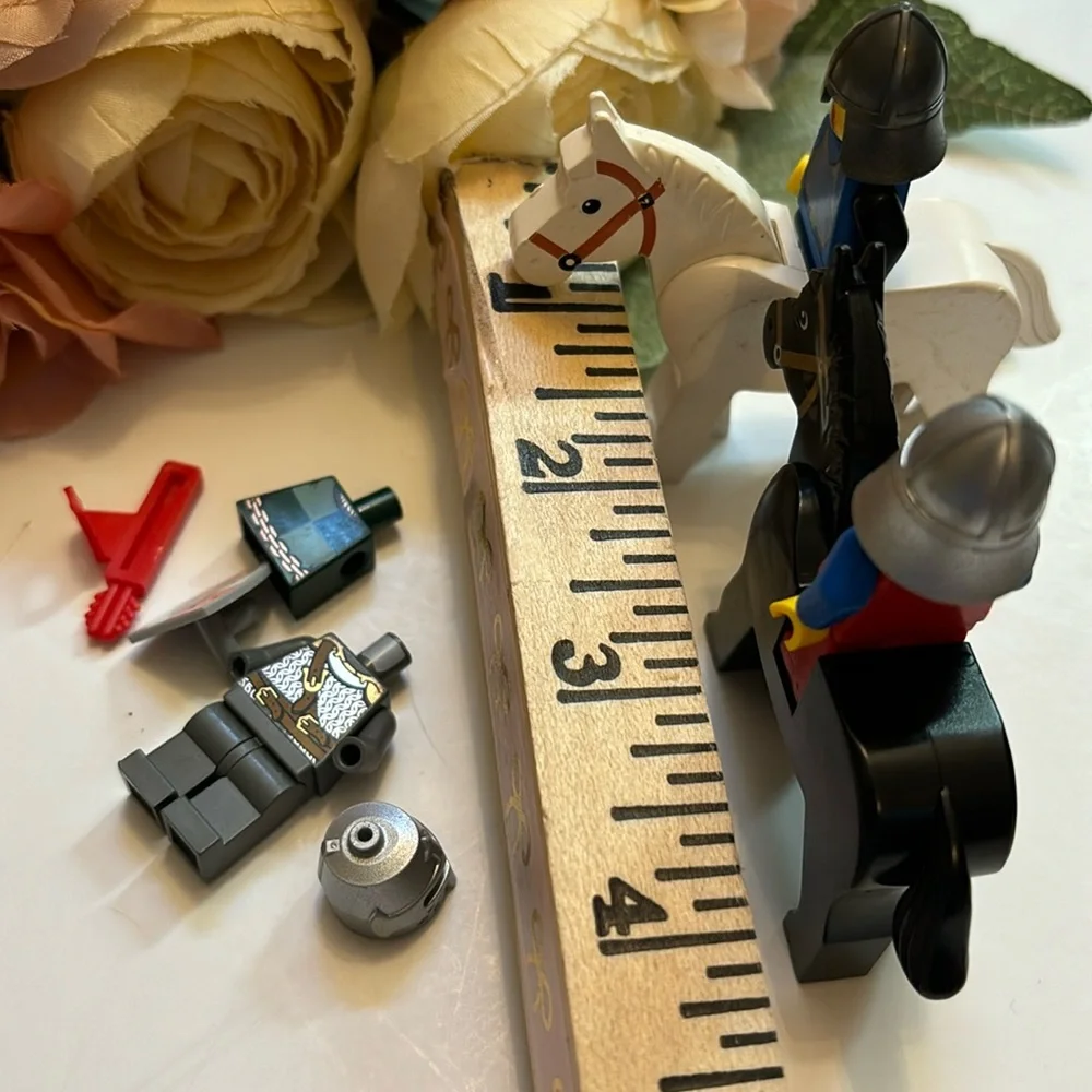 Lego Castle Guards 80s Lego people medieval guards Lego castle accessories VTG